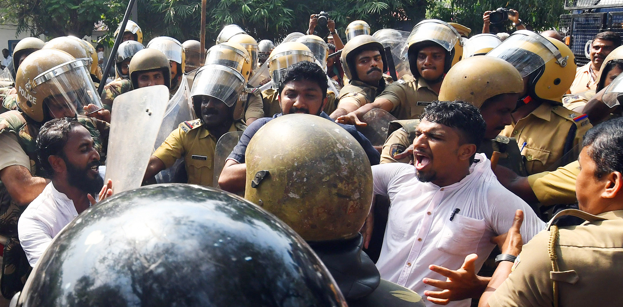 കെ.എസ്.യു നിയമസഭാ മാ​ർ​ച്ച്